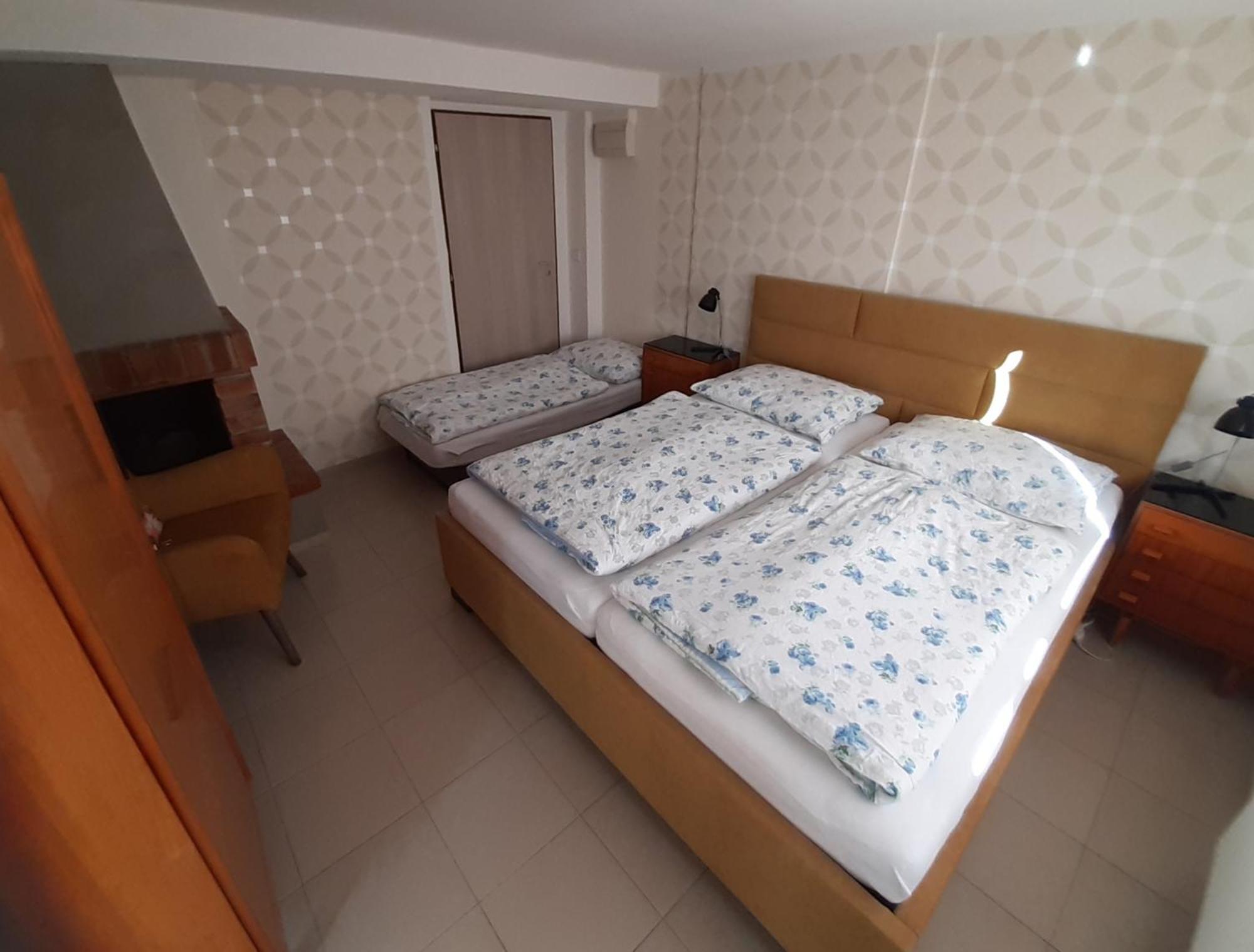 Apartment Adéla Hluboká nad Vltavou Exterior foto